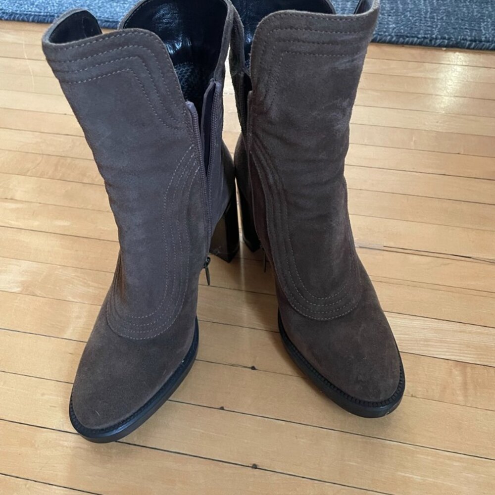 Aquatalia boots